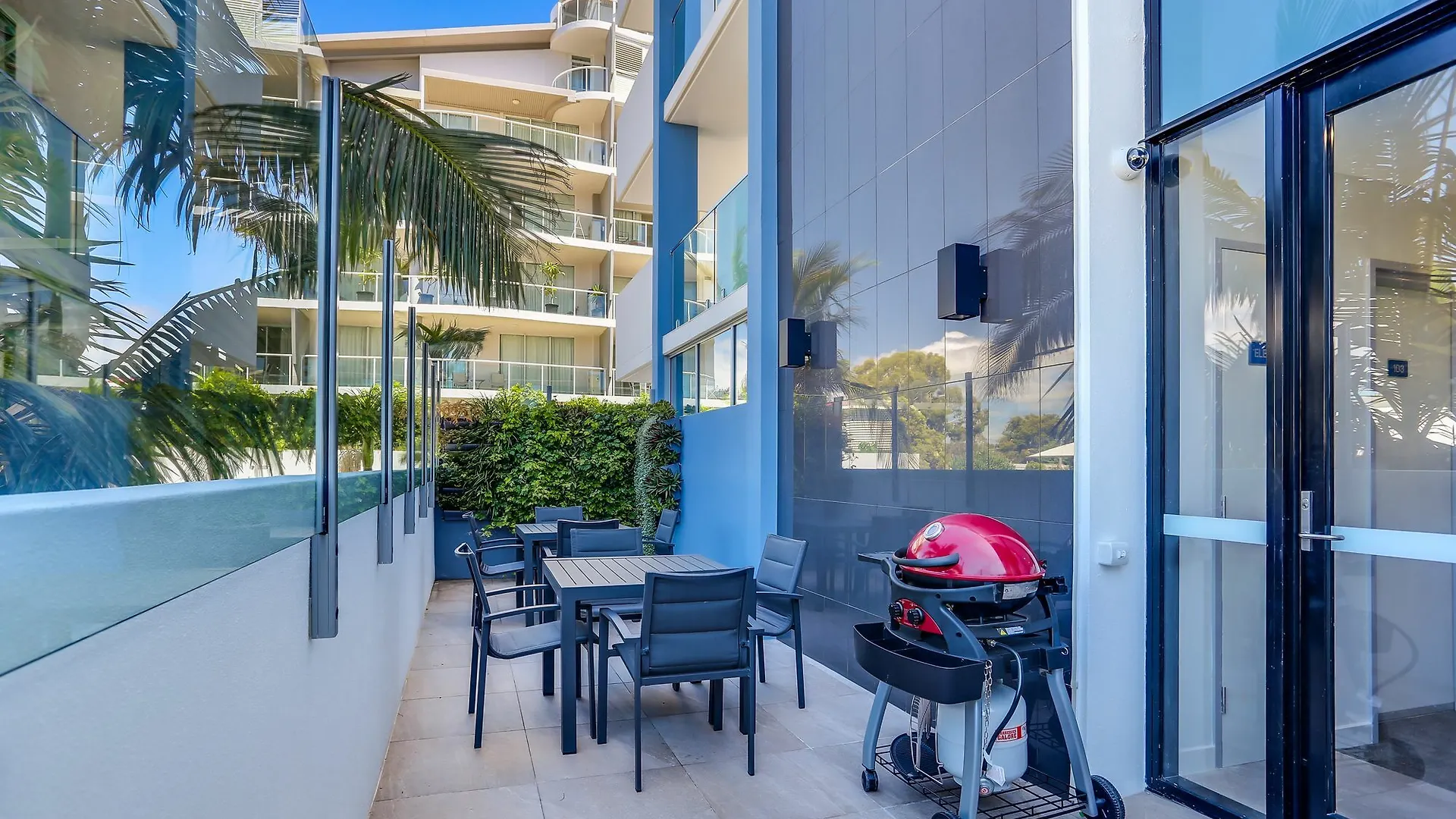 Direct Collective - Sea Breeze Mooloolaba Hotel 4*,